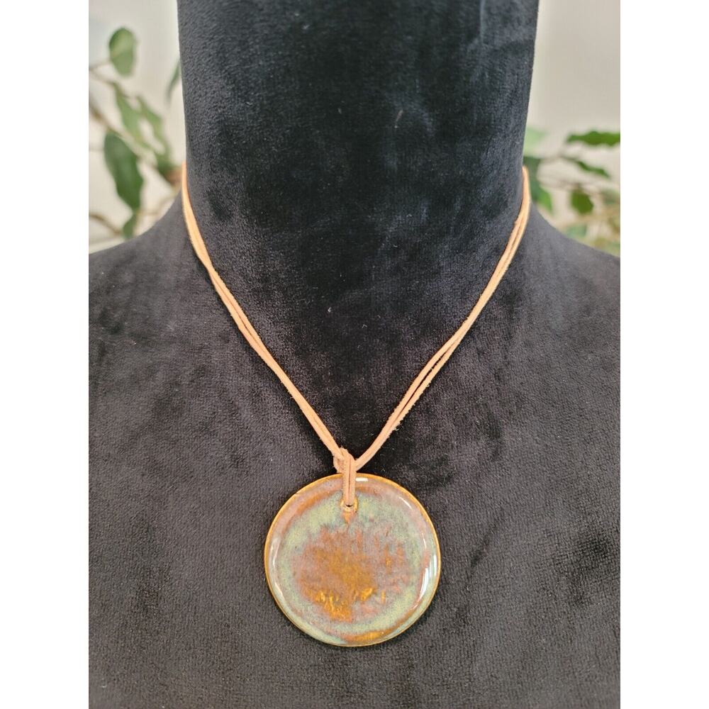 Womens Fashions Gold Tone Gemstone Collar Pendant Necklace with Lobster Clasp